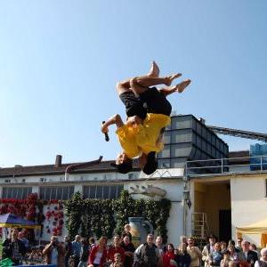 Doppelsalto beim Tag der offenen TÃ¼r - Kelterei Possmann